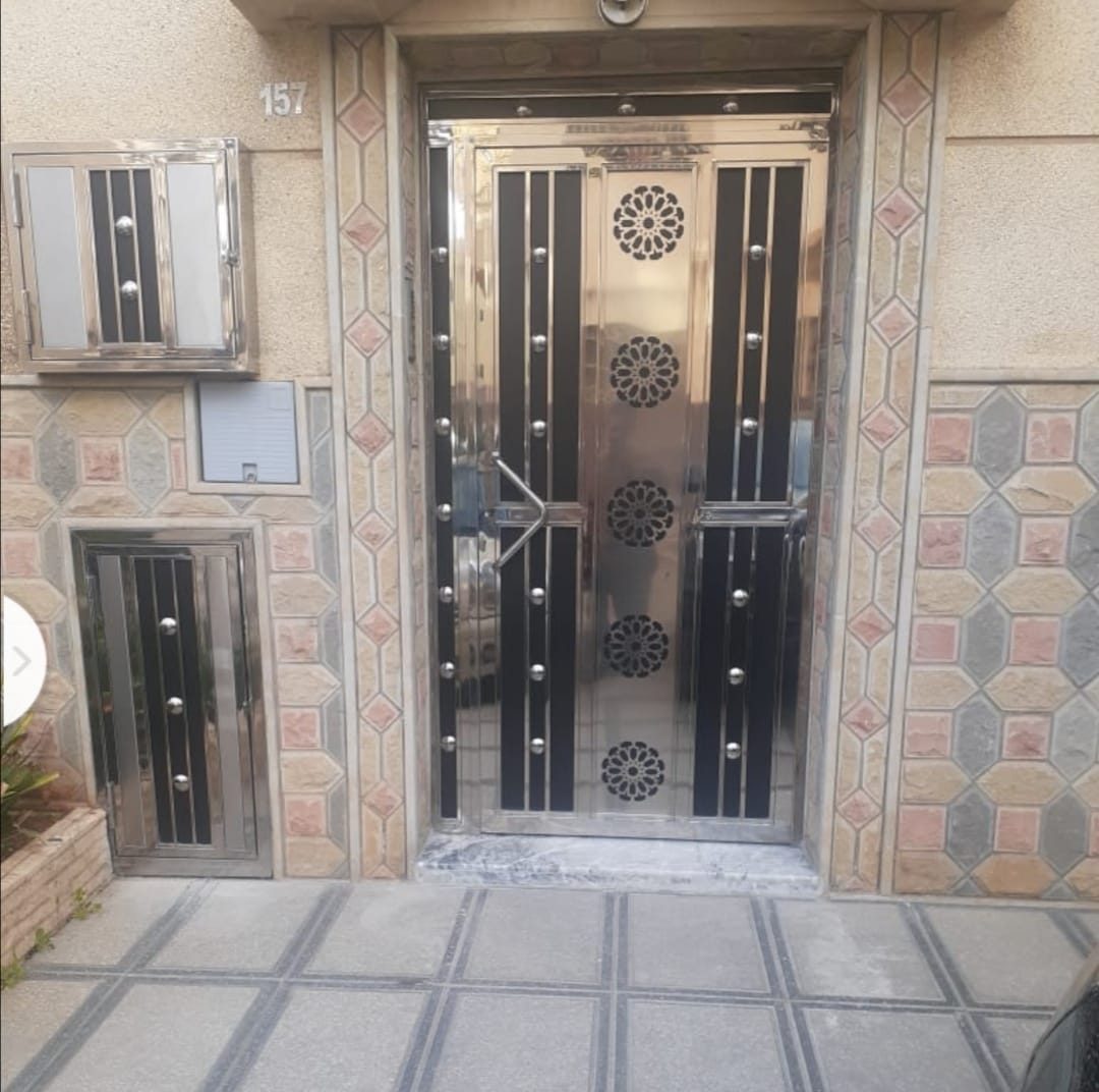 باب مدخل فاخر — إينوكس مزخرف